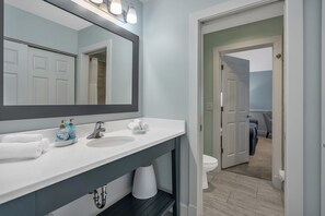 Bathtub - The Estates at Kings Creek (Williamsburg)