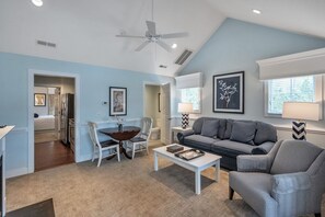 TV - The Estates at Kings Creek (Williamsburg)