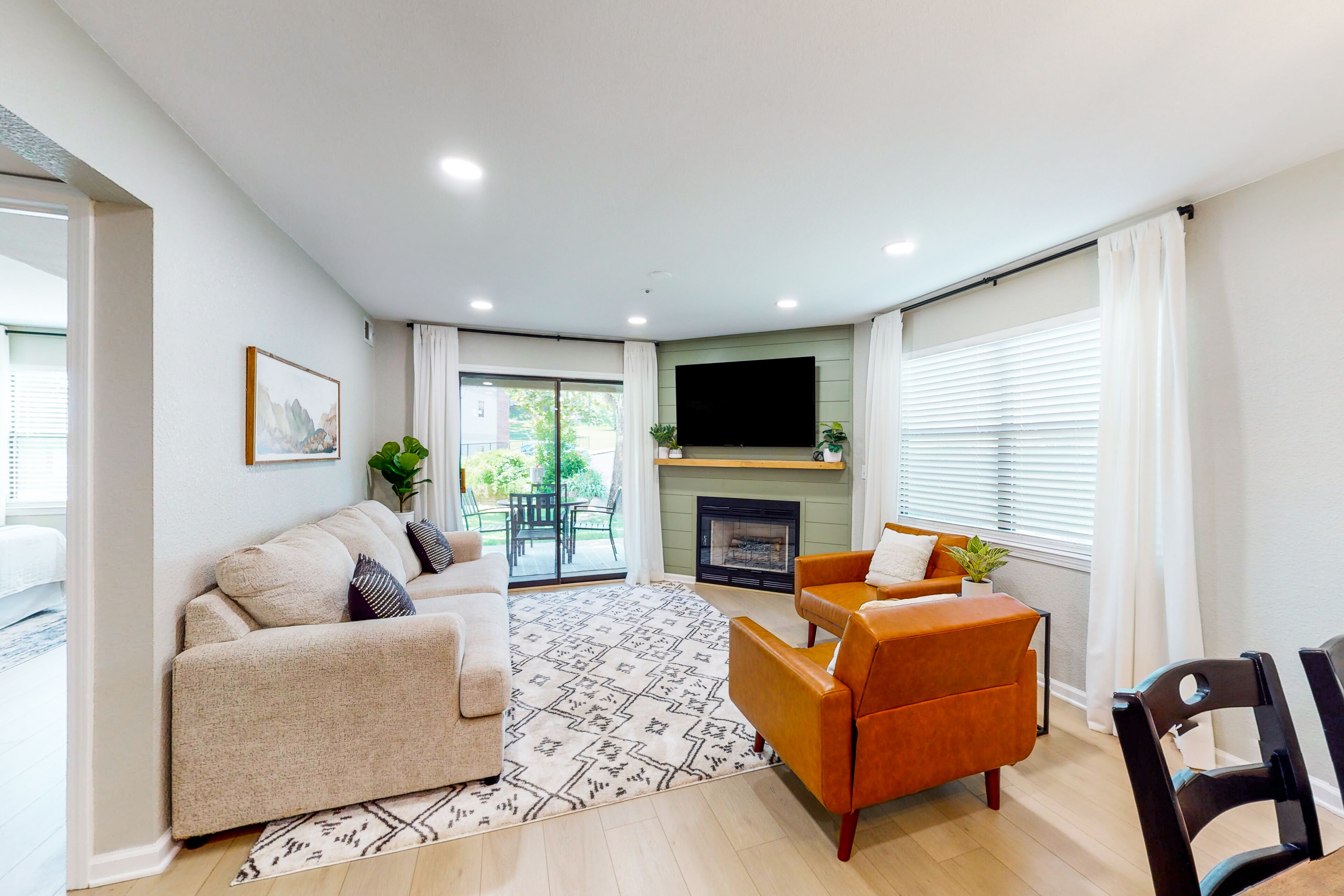 Resort Condo with central AC and access to pools, hot tub, tennis, and gym