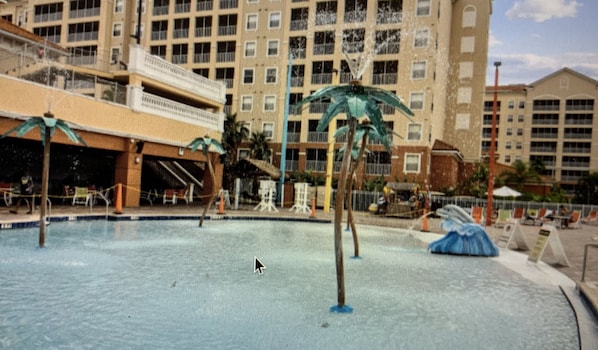Piscine extérieure