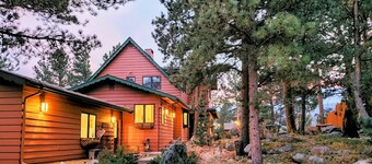 Private Mountain Tranquility for large families near Rocky Mountain National Pk!