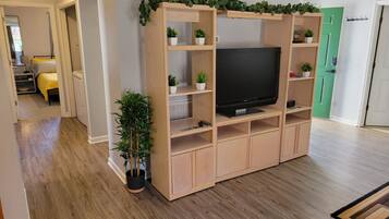 書桌、熨斗/熨衫板、免費 Wi-Fi、床單