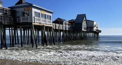 Walk to the Beach - 3 bedroom house with outdoor fire pit