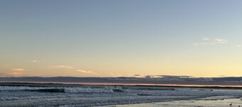 Walk to the Beach - 3 bedroom house with outdoor fire pit