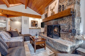 TV, fireplace