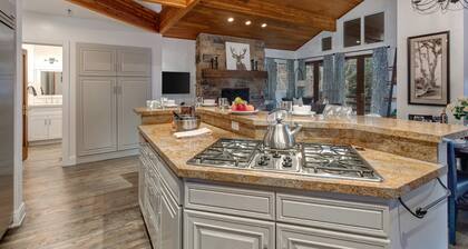 Deer Valley La Maconnerie 14: Luxurious 3BR ski-in/ski-out townhome in Park City.
