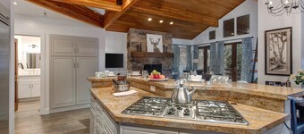 Deer Valley La Maconnerie 14: Luxurious 3BR ski-in/ski-out townhome in Park City.