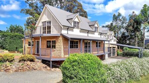 Exterior - Alpine Sadler Retreat (Merrijig)