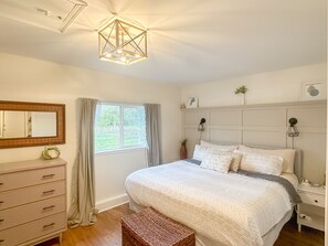 2 bedrooms, iron/ironing board, free WiFi, bed sheets - A  family friendly getaway in  Sequim,WA with Sauna (Sequim)