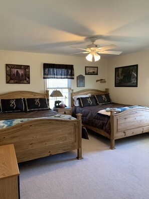 4 bedrooms, iron/ironing board, free WiFi, bed sheets