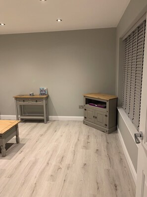 Unclassified image, 5 of 27, button