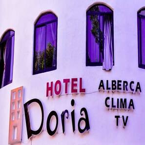 Front of property - HM Dora II (Acapulco)