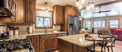 Studio (3 Bedrooms) | Majoituspaikan mukavuudet