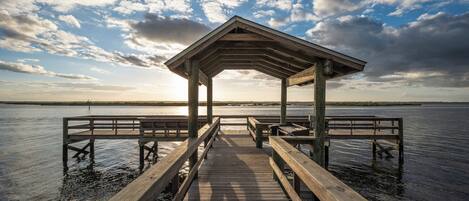 Condo (1 Bedroom) | Property amenity