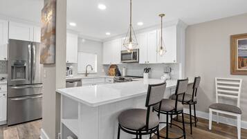 Condo (1 Bedroom) | Property amenity