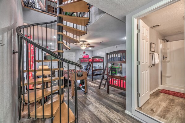 Studio (6 Bedrooms) | Property amenity