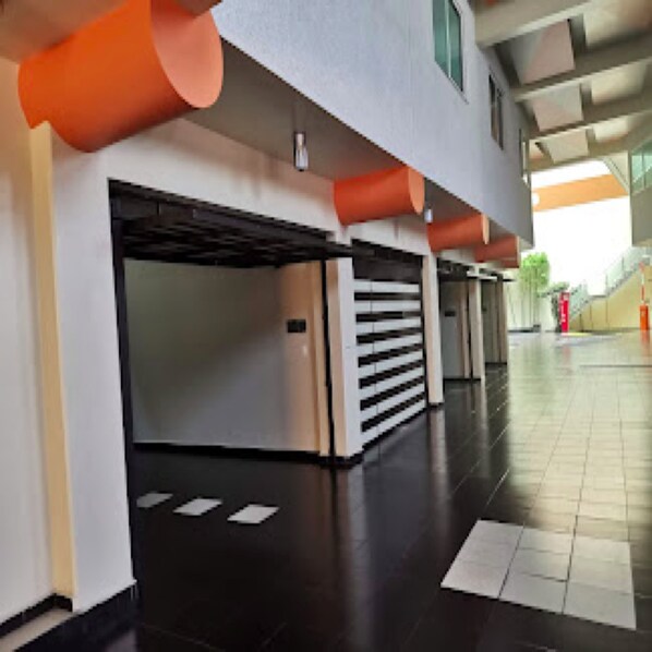 Accessible parking - HM Hotel y Suites Plaza (Mexico City)