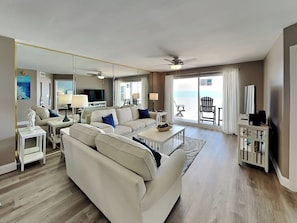 Apartment, Mehrere Betten, Balkon, Meerblick (#904 - Pets) | Wohnbereich