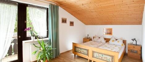 1 bedroom, internet, bed sheets