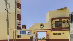 Front of property - HM Hotel El Rey (Acapulco)