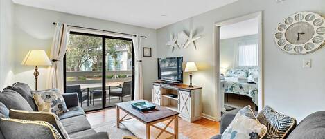 Condo (2 Bedrooms) | Front of property