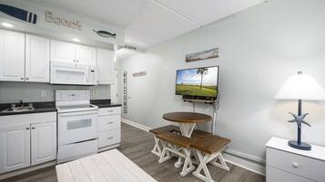 Condo, 1 King Bed with Sofa bed, Private Pool | Private kitchen | Fridge, microwave, oven, stovetop