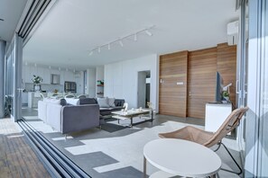 TV - Protaras Holiday Villa Wp8 (Paralimni)