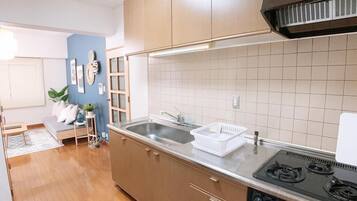 Apartment, 2 Bedrooms, Non Smoking, Balcony (301) | Private kitchen | Fridge, microwave, stovetop, electric kettle