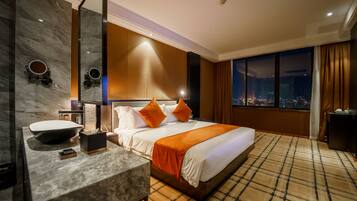 Minibar, desk, soundproofing, free WiFi