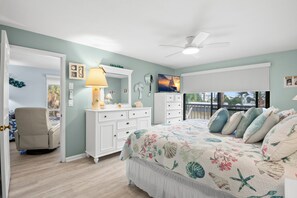 2 bedrooms, iron/ironing board, free WiFi, bed sheets - 🌅 Unit 105 at Gulf Gate – Spacious Dual-View Condo for Up to 6 Guests (St Pete Beach)