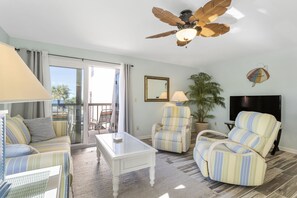 TV - 🌴 Unit 101 at Gulf Gate – Beach View Comfort for Up to 4 Guests (St Pete Beach)
