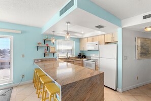 冰箱、微波炉、烤箱、炉灶