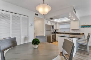 Dining - 🌴 Unit 301 at Gulf Gate – Gulf View Comfort for Up to 4 Guests (St Pete Beach)