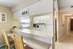 冰箱、微波炉、烤箱、炉灶