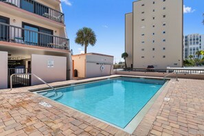 A heated pool - 🌴 Gulf Gate Resort #507 – Bayfront Comfort on St. Pete Beach (St Pete Beach)