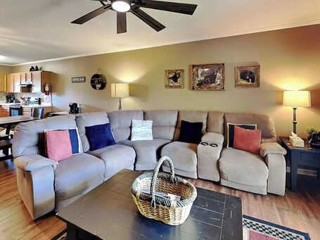 Cedar Lodge - Image 77