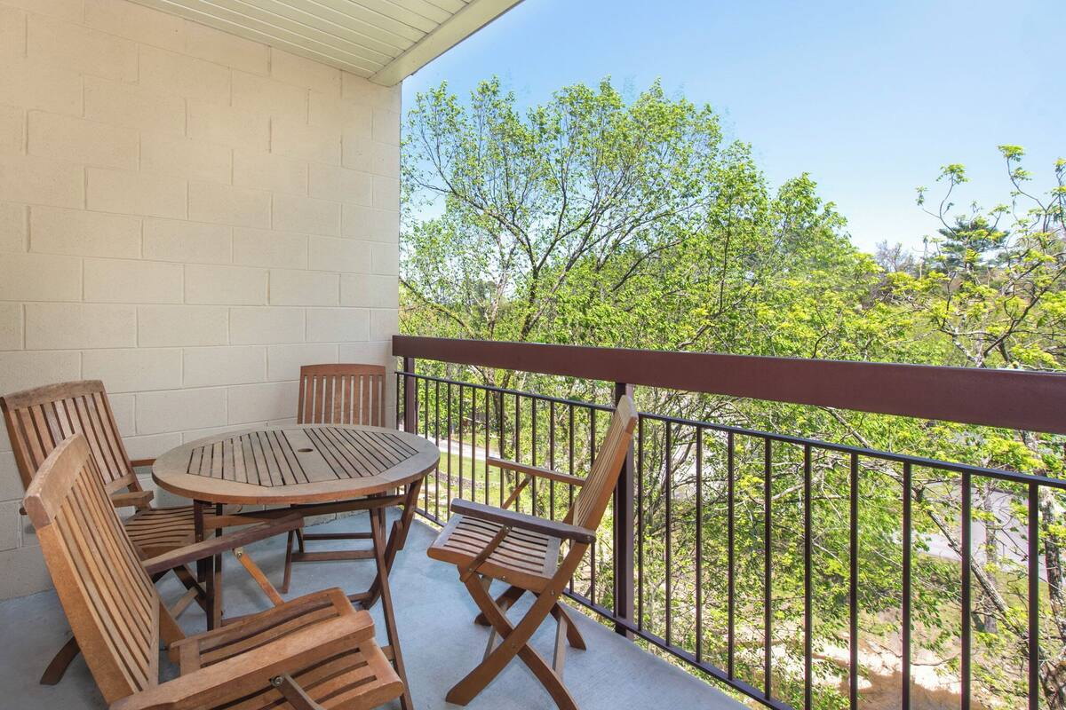 Condo, Multiple Beds, River View (#504 - No Pets) | Outdoor dining