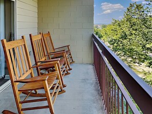 Appart'hôtel, plusieurs lits, piscine privée, vue fleuve (#604 - No Pets) | Enceinte de l’hébergement