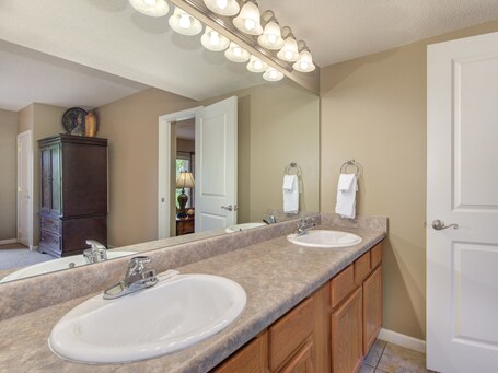 Cedar Lodge - Image 102