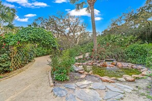 Luokittelematon kuva, 3 kautta 48, painike