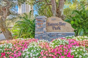 Luokittelematon kuva, 2 kautta 48, painike