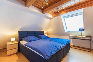 2 bedrooms, in-room safe, iron/ironing board, travel crib