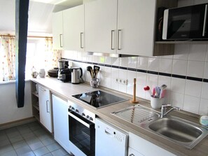 Køleskab, mikrobølgeovn, ovn, opvaskemaskine