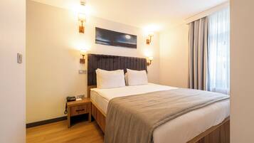 Junior Suite | In-room safe, soundproofing, WiFi (free), bed sheets
