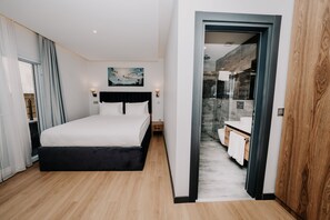 Coffres-forts dans les chambres, fer et planche à repasser