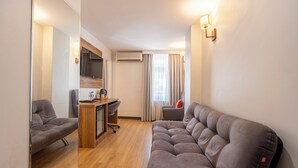 Junior Suite | Living area - Business Life Hotel & SPA Bakırköy (Istanbul)