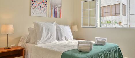 2 bedrooms, iron/ironing board, travel cot, free WiFi