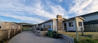 Coastal Retreat - 400m walk to Rosebud Beach