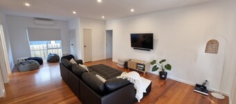 Coastal Retreat -400m walk to rosebud beach