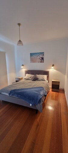 Spaciouse beach home, 400m walk to the beach